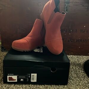 Evie pull on warp red gum size 9